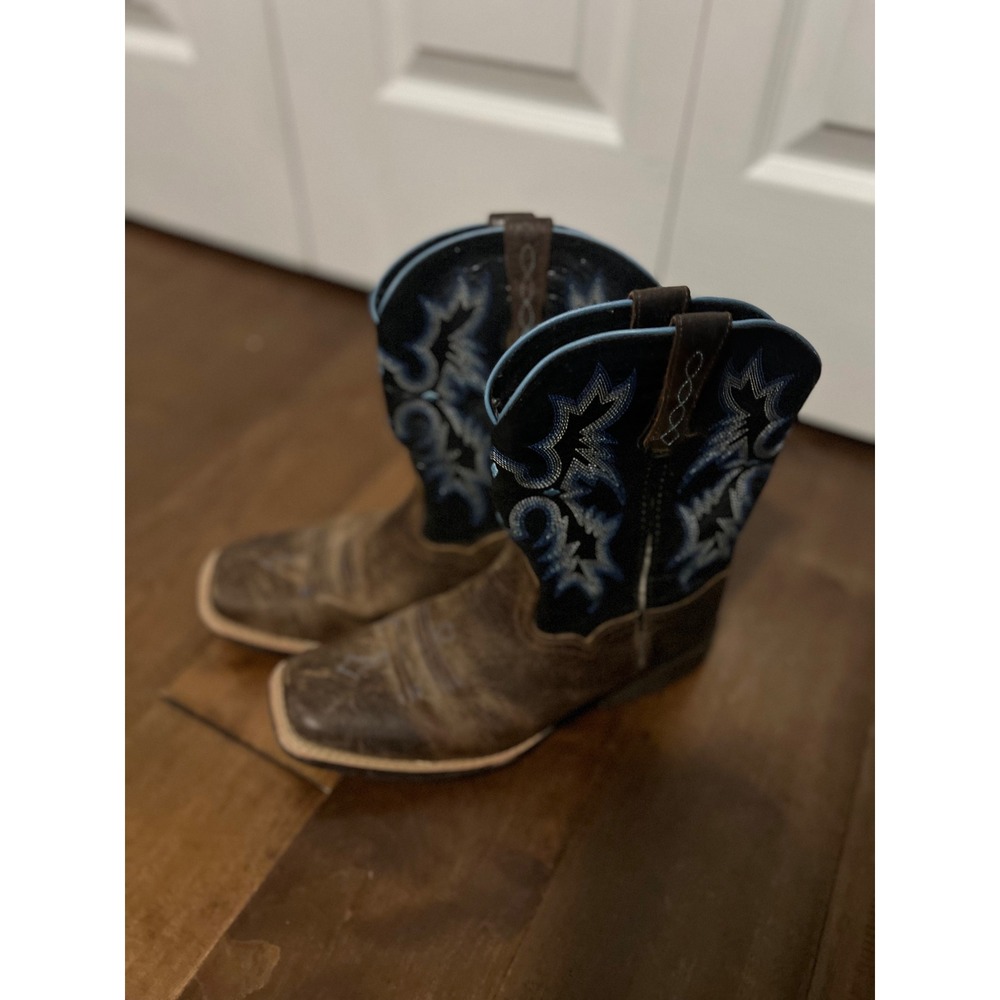 Ariat Cowboy Western Boots Square Toe Distressed Leather‎ Blue Stitching